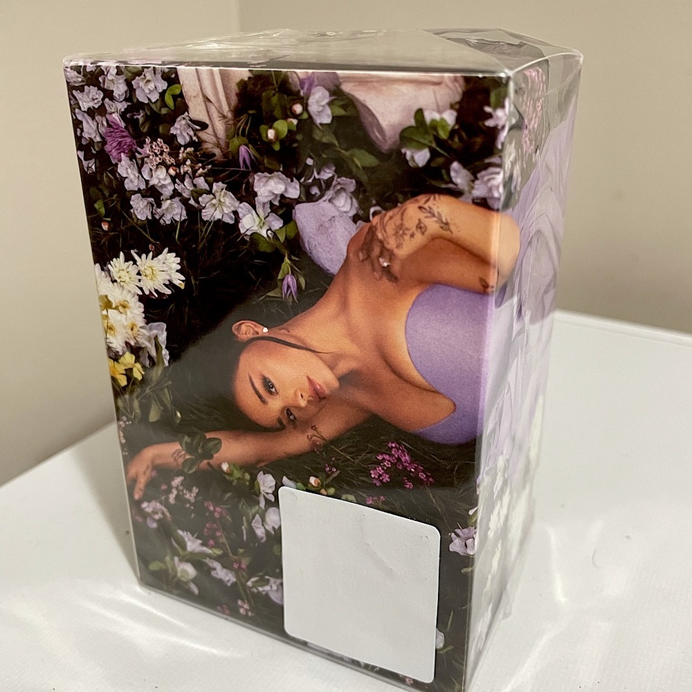 Ariana Grande Perfume